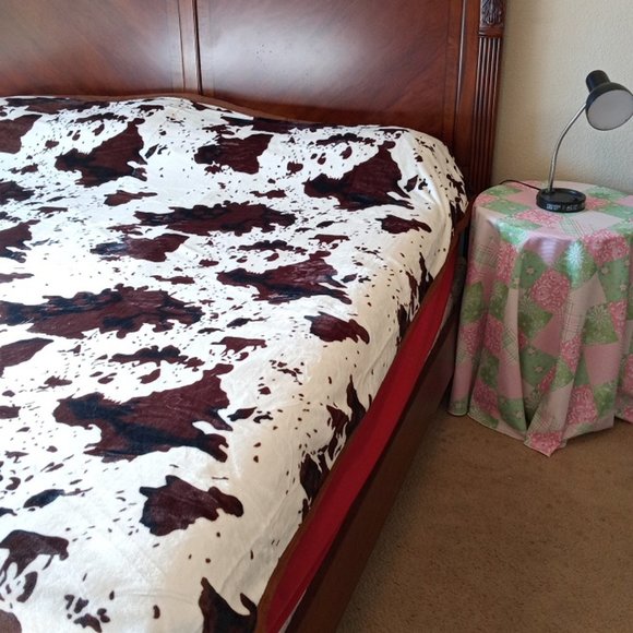 Brown Cow Print Blanket Flannel Blanket - Brown & White - King Size - Picture 5 of 9